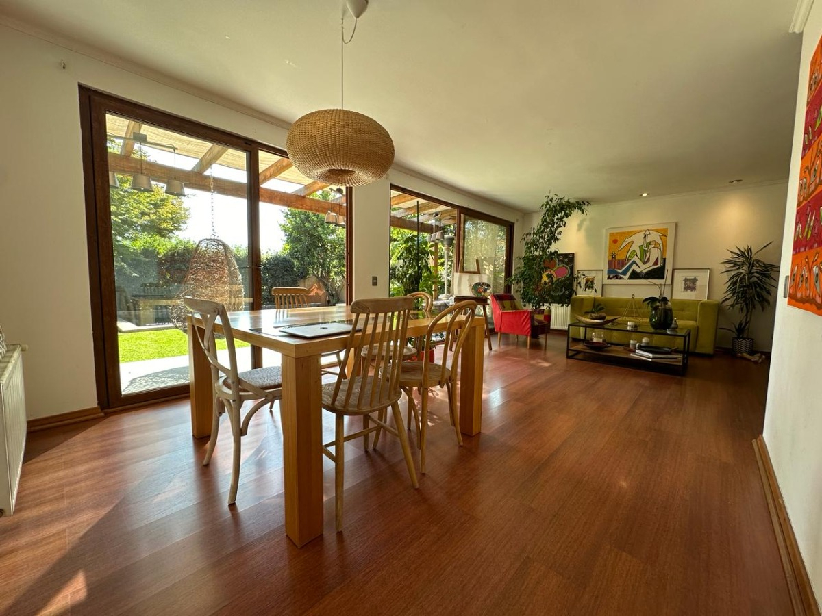 Arriendo Casa NP 4D en suite Walk-in cl&oacute;set 4B 2E 1B San Carlos de Apoquindo - Las Condes