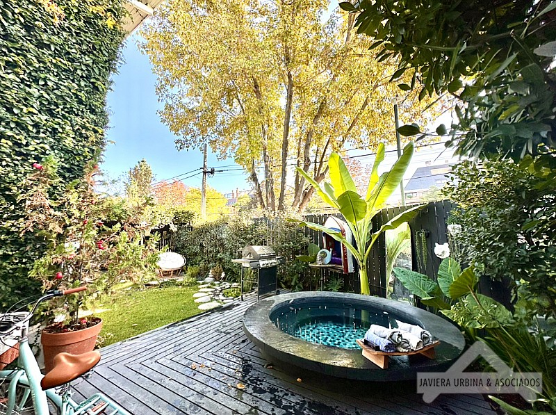 Venta Casa N 5D 4B 2E 1B Borde R&iacute;o - Casa Piedra - Vitacura