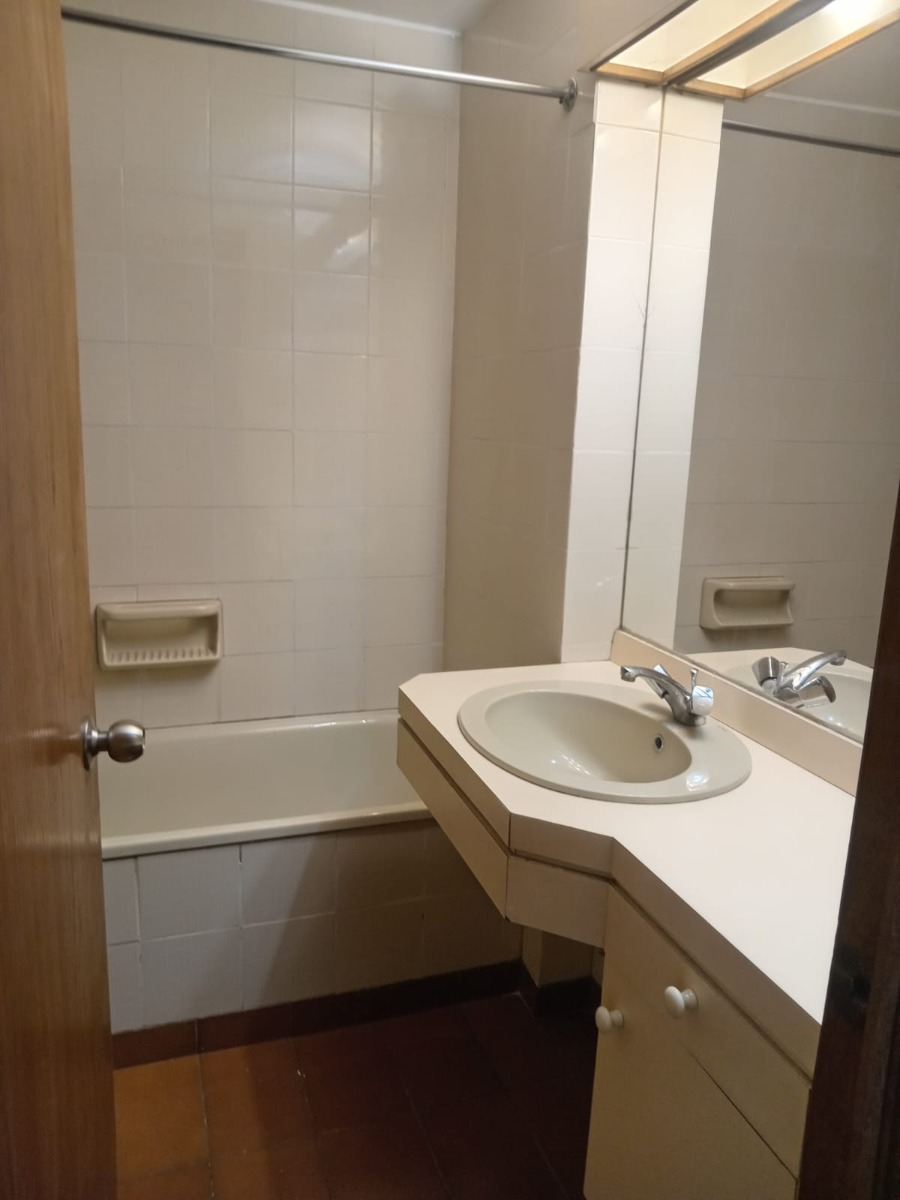 Arriendo Departamento SO 4D en suite 2B 2E 1Bd Barrio El Golf - Las Condes