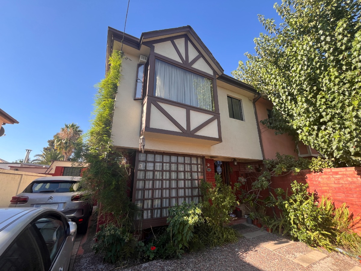 Venta Casa SP 4D en suite 3B 3E 1B Carlos Ossand&oacute;n - La Reina