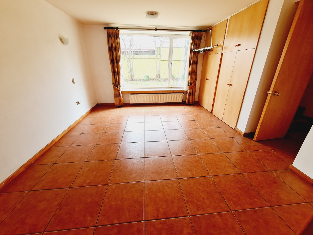 Arriendo Casa SO 6D 3B 2E 1B Nuestra Se&ntilde;ora del Rosario - Vitacura