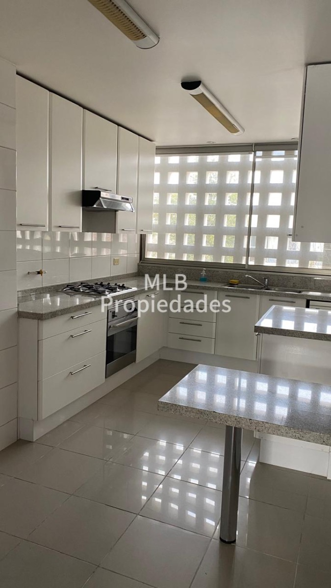 Venta Departamento NO 4D en suite Walk-in cl&oacute;set 4B 3E 1B Santa Mar&iacute;a de Manquehue - Vitacura