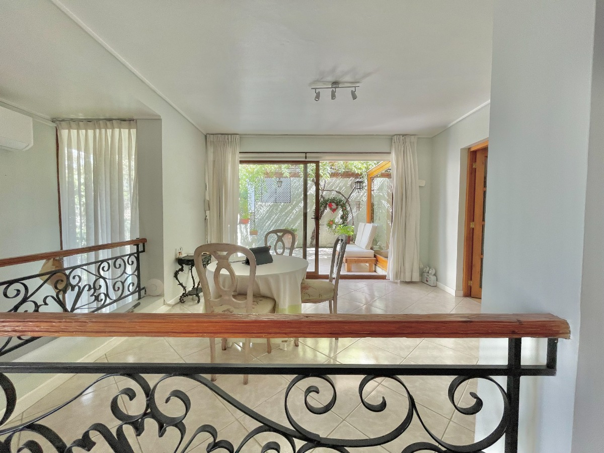 Venta Casa S 5D en suite Walk-in cl&oacute;set 5B 3E 1B Barrio El Golf - Las Condes