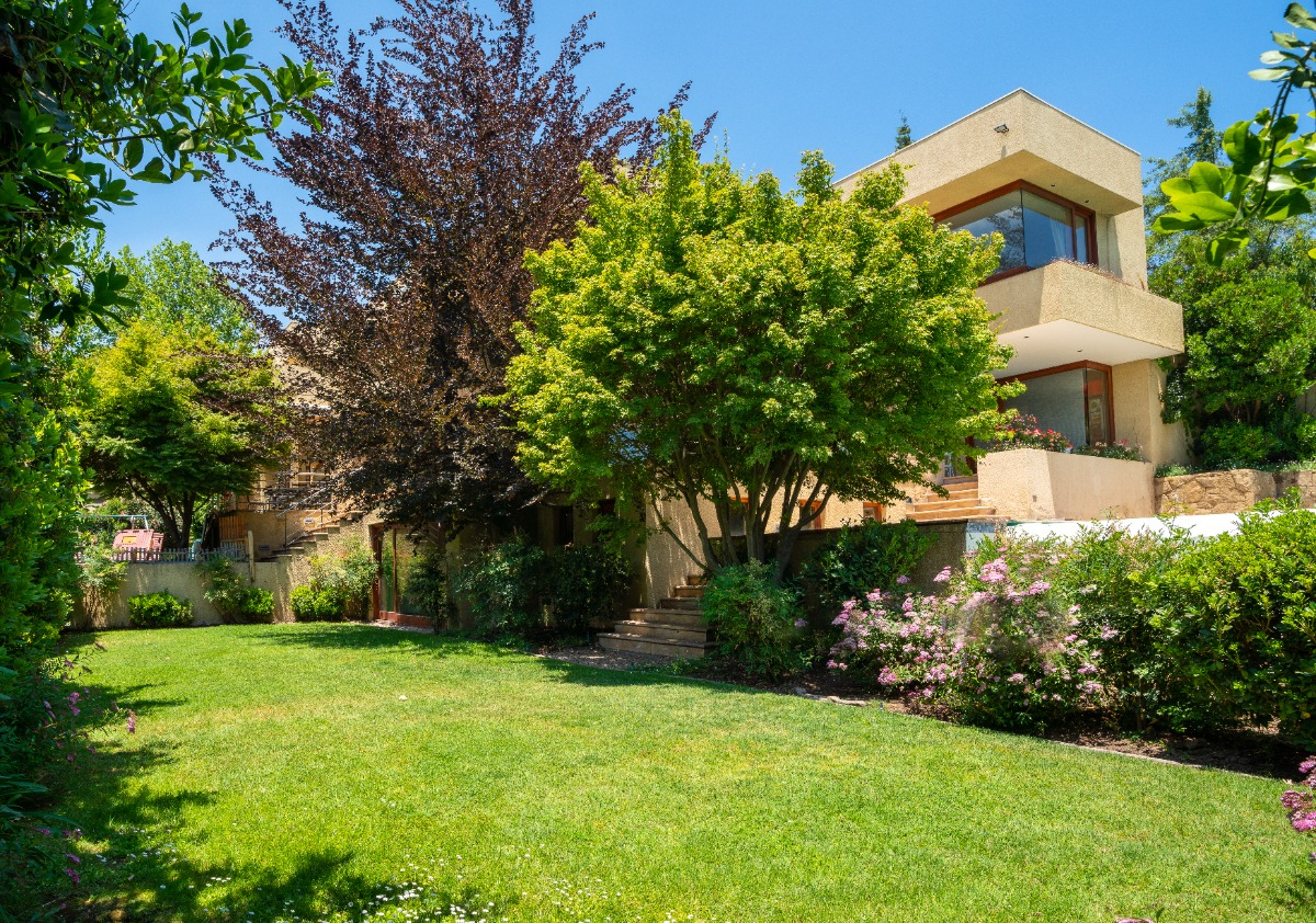 Venta Casa NO 6D en suite Walk-in cl&oacute;set 7B 3E 1B San Carlos de Apoquindo - Las Condes
