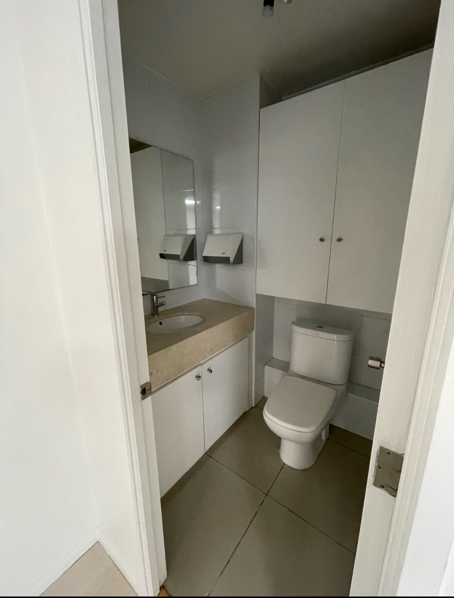 Venta Oficina NP 2B 1E 1B Metro Manquehue - Apumanque - Las Condes