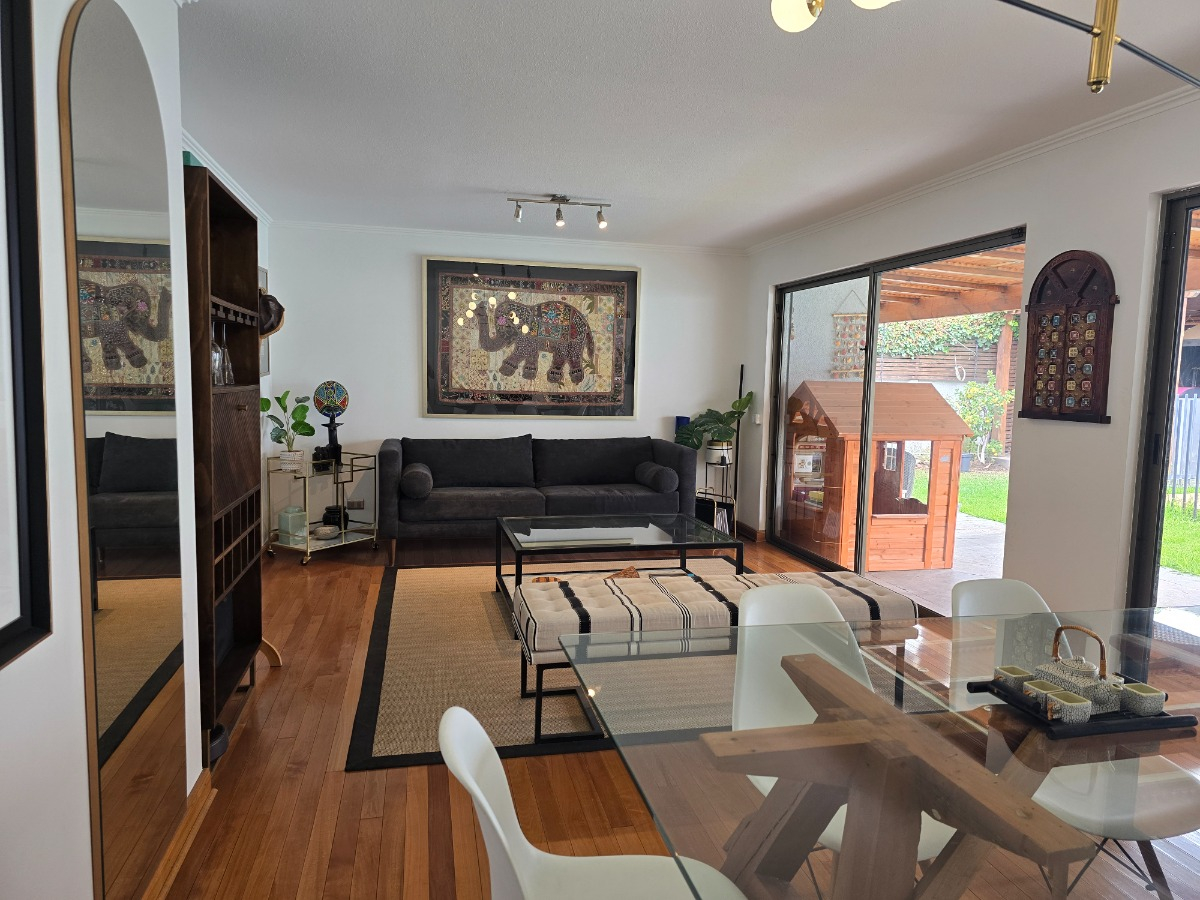 Venta Casa P 5D 4B 2E 2B San Carlos de Apoquindo - Las Condes