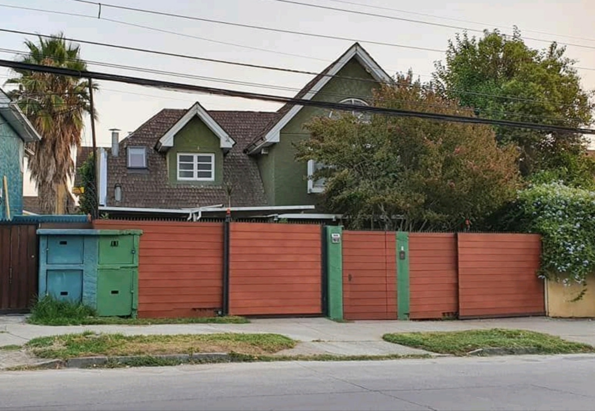 Venta Casa 5D Carlos Ossand&oacute;n - La Reina