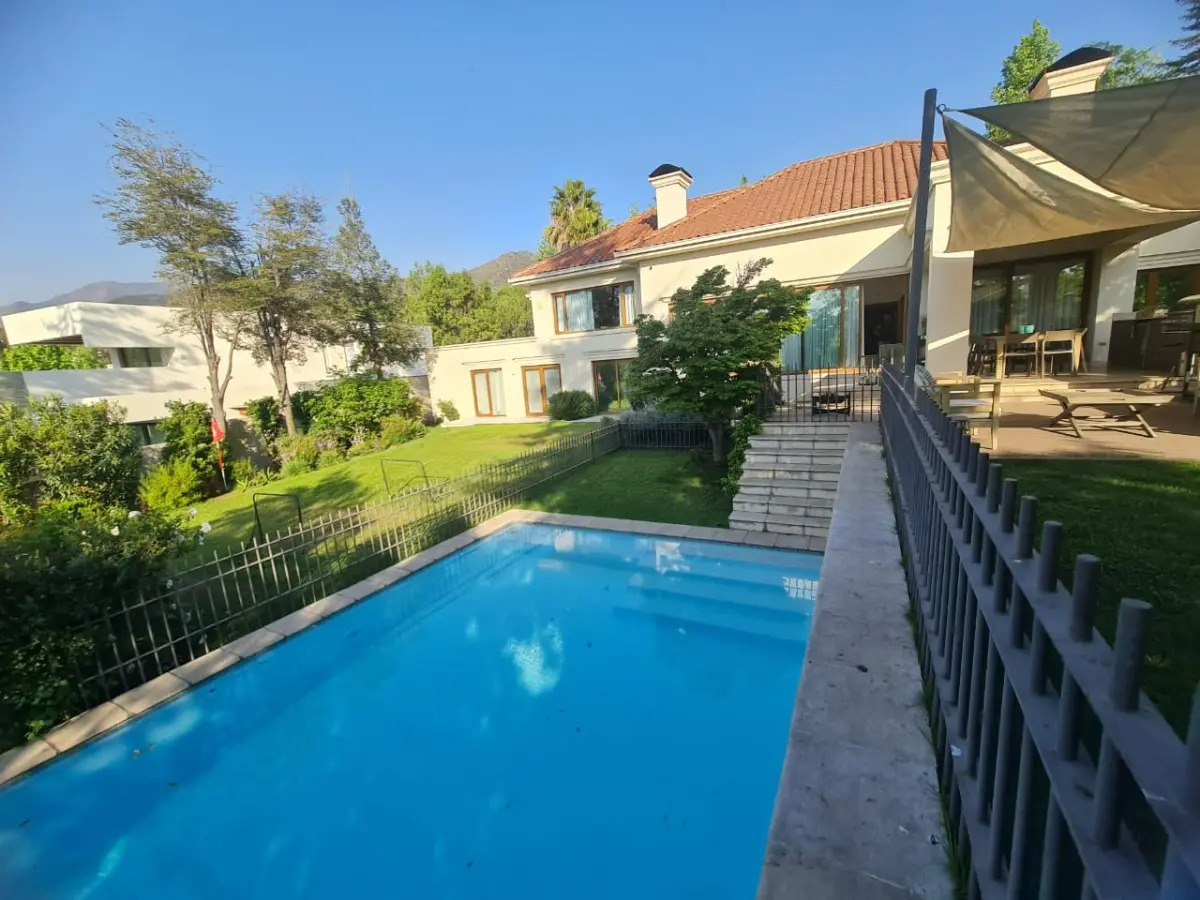 Venta Casa N 5D en suite Walk-in cl&oacute;set 5B 3E 2B San Carlos de Apoquindo - Las Condes