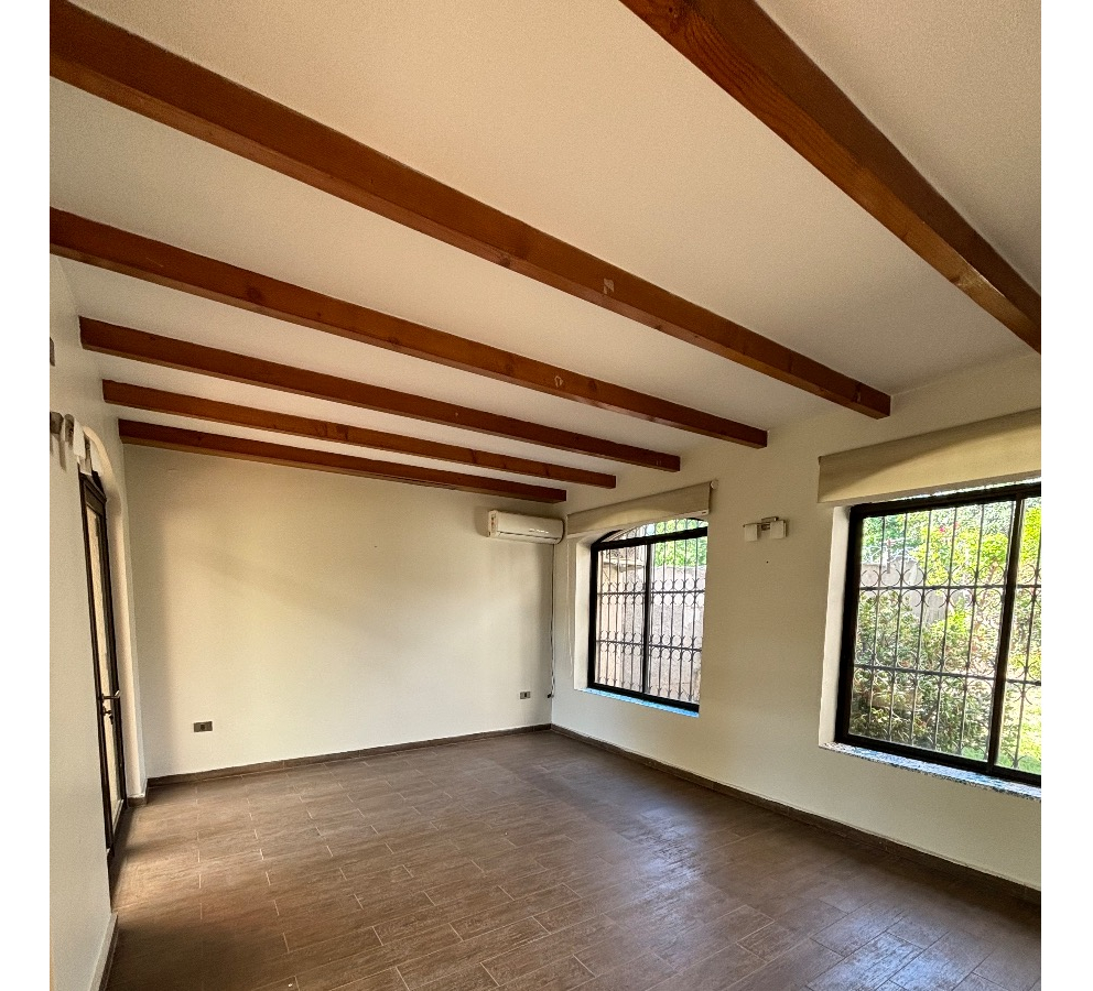 Arriendo Casa 6D en suite Walk-in cl&oacute;set 4B 3E 1B Quinchamal&iacute; - Las Condes