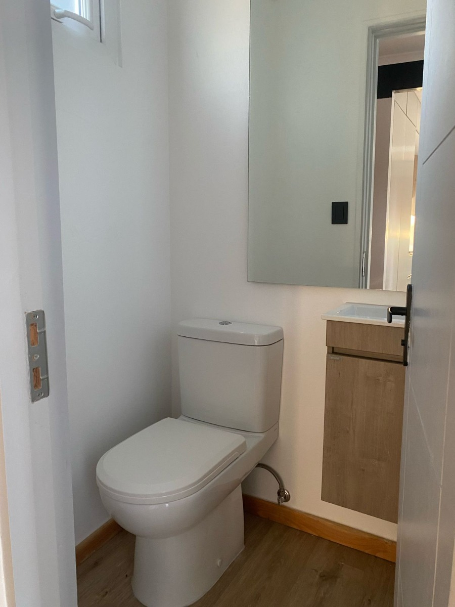 Venta Casa NO 3D en suite Walk-in cl&oacute;set 3B 2E 1Bd Estoril - Las Condes