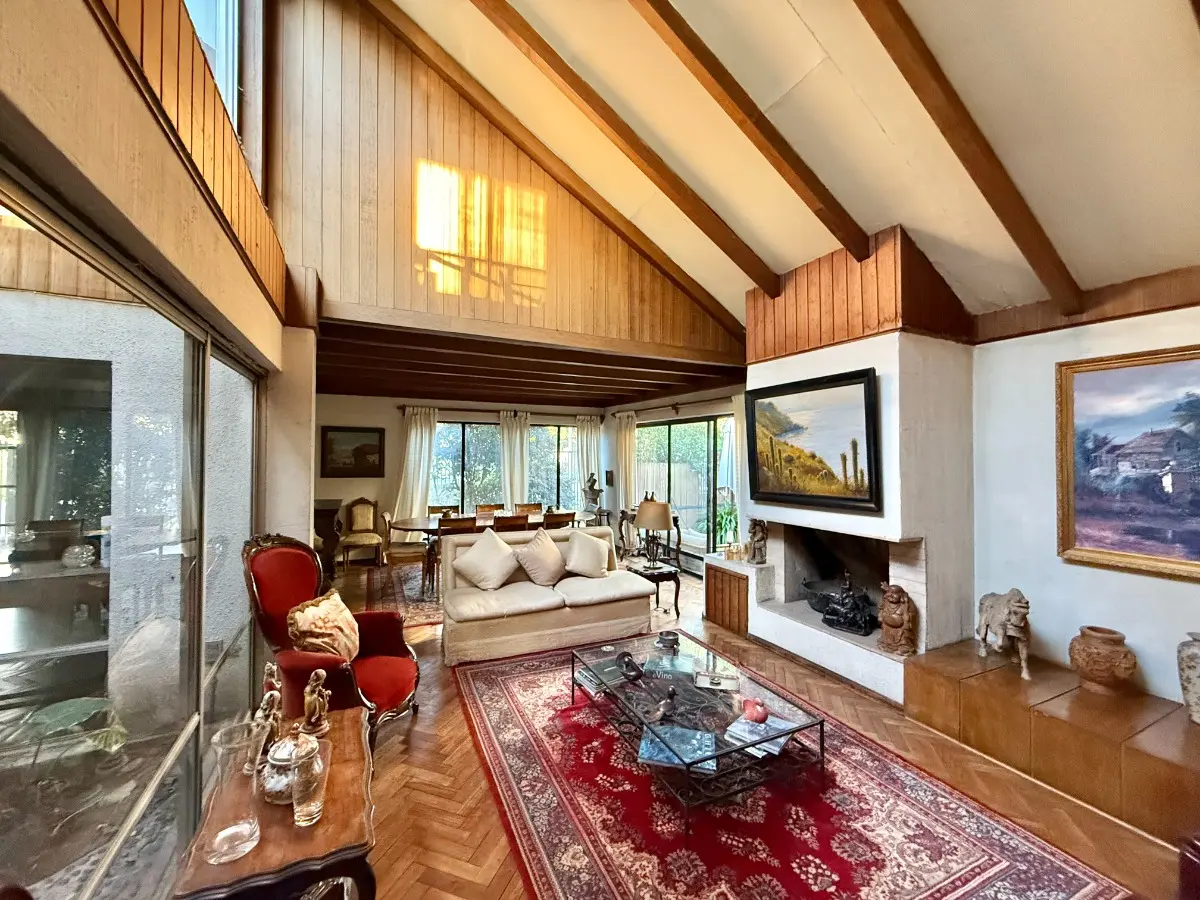 Venta Casa NO 4D 4B 2E 1Bd Nuestra Se&ntilde;ora del Rosario - Vitacura