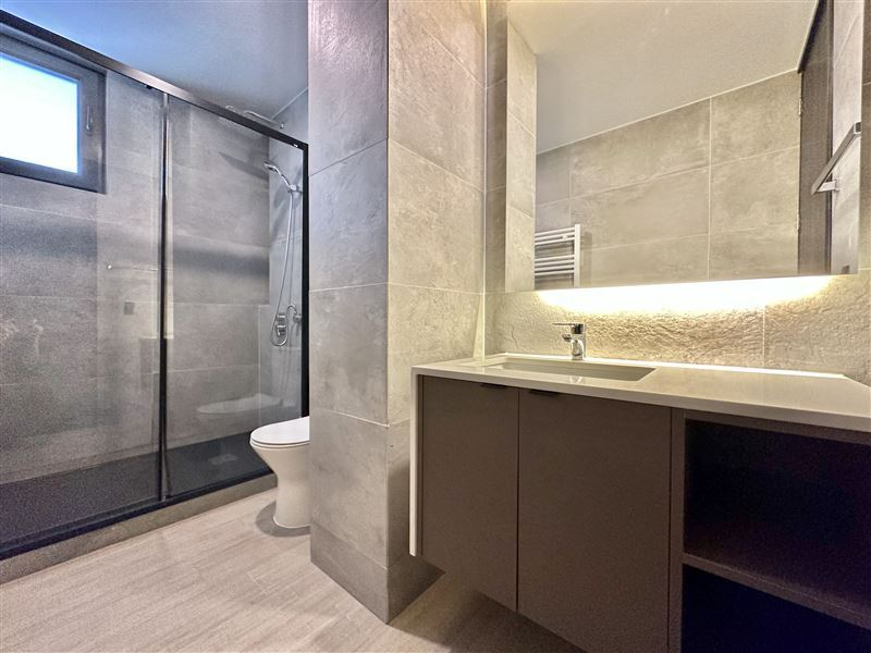 Arriendo Departamento Nor-Oriente 3D 4B 2E 1B Borde R&iacute;o - Casa Piedra - Vitacura