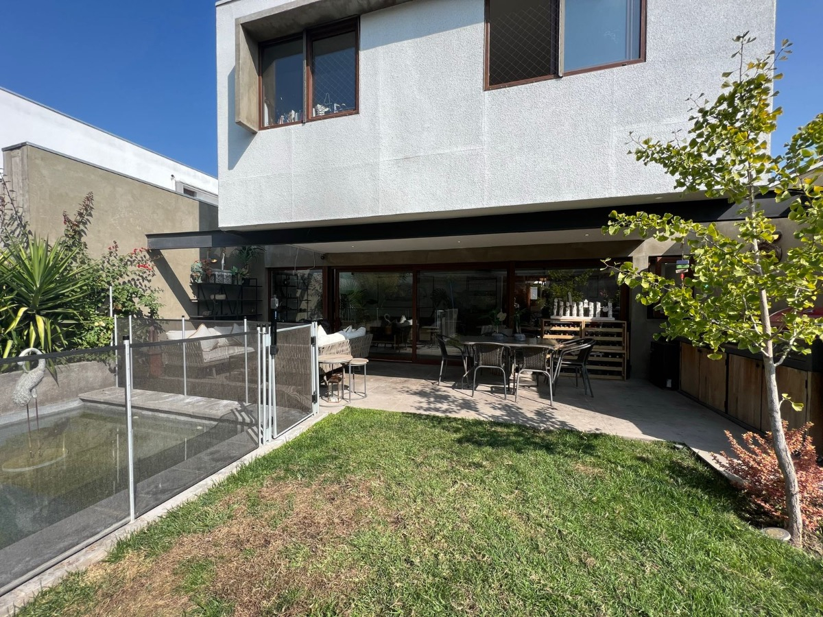 Venta Casa NOSP 4D en suite Walk-in cl&oacute;set 5B 2E La Llaver&iacute;a - Vitacura