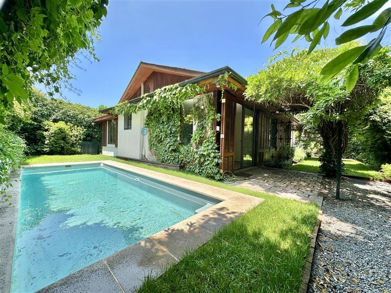 Arriendo Casa NorOriente-Poniente 5D 3B 2E 1B Jard&iacute;n Del Este - Vitacura