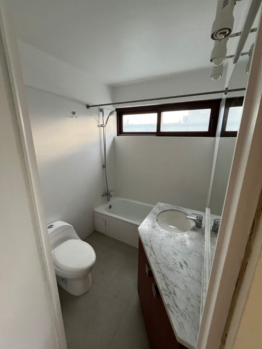 Arriendo Departamento N 4D 3B 1E 1B Barrio El Golf - Las Condes