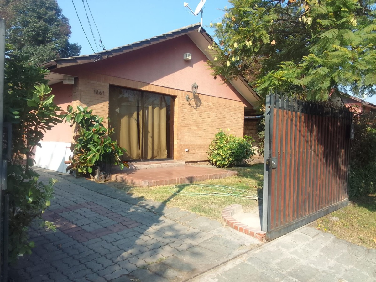 Arriendo Casa NP 3D 1B 2E 1B Estadio Croata - Vitacura