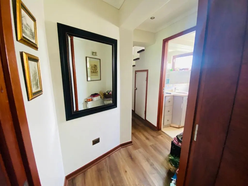 Venta Casa NO 6D 5B 4E 1B Los Dominicos - Las Condes