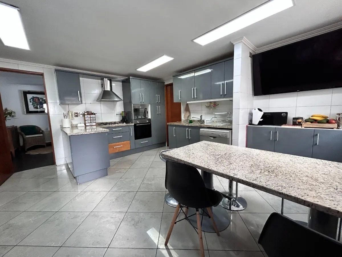 Arriendo Casa NOSP 7D en suite Walk-in cl&oacute;set 5B 3E 1B El Array&aacute;n - Lo Barnechea