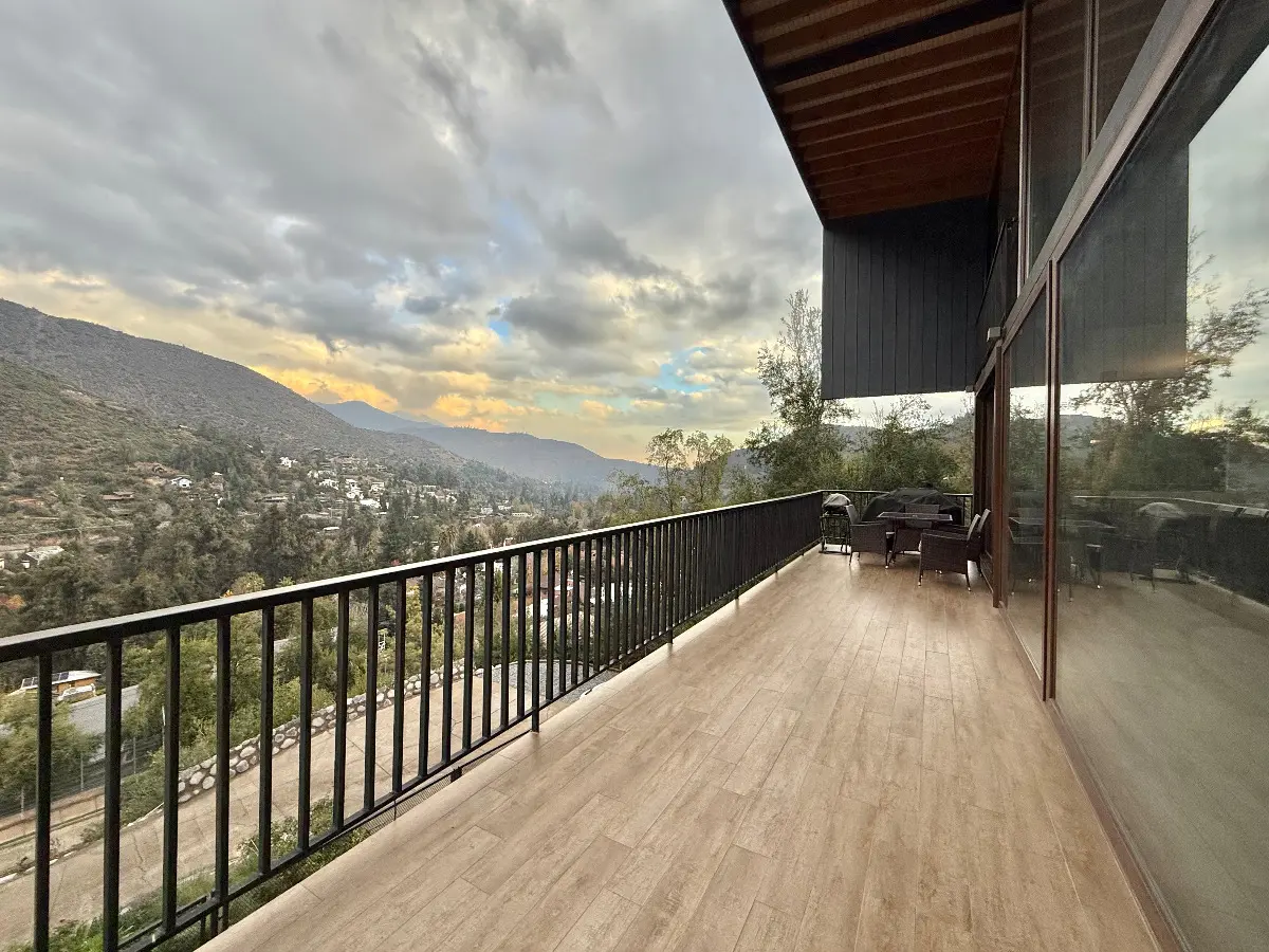 Venta Casa NOSP 6D WI cl&oacute;set Suite 5B 8E 2Bd 320m2 El Array&aacute;n - Lo Barnechea