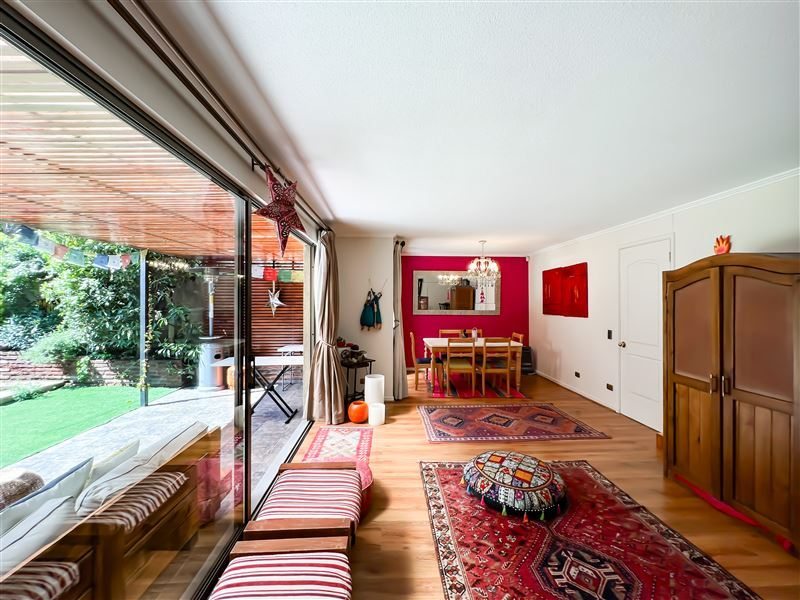 Venta Casa Sur 3D en suite Walk-in cl&oacute;set 3B 2E 1B La Dehesa - Lo Barnechea