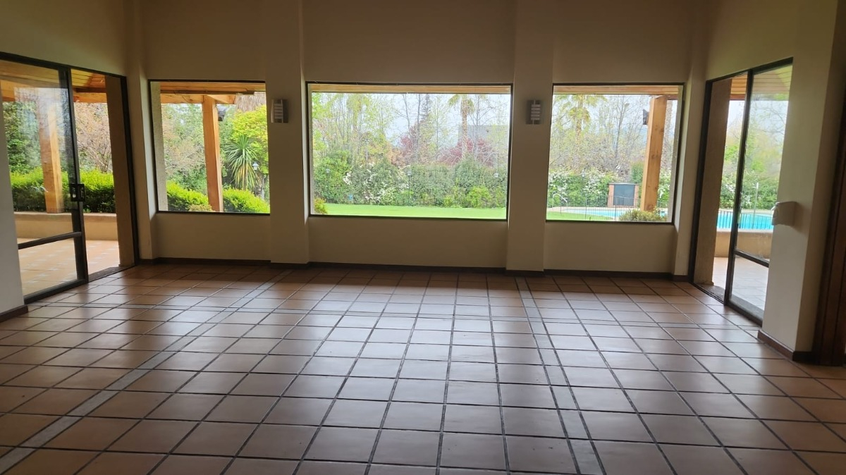 Arriendo Casa 6D en suite Walk-in cl&oacute;set 5B 2E 1B San Carlos de Apoquindo - Las Condes