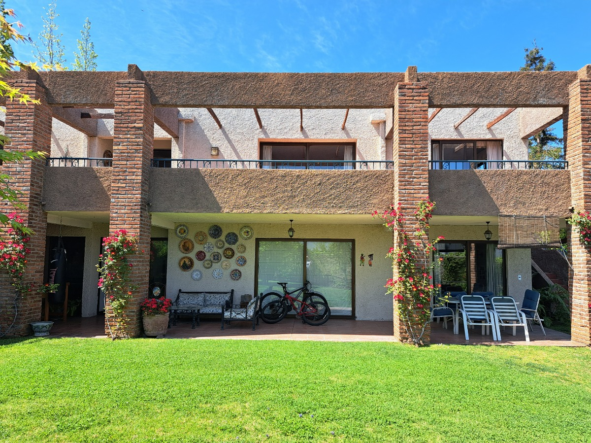 Venta Casa NO 4D en suite 4B 3E 1B El Huinganal - Lo Barnechea