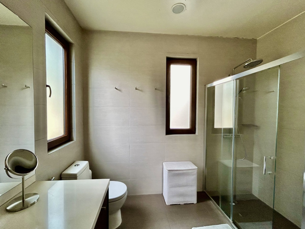 Venta Casa O 5D en suite Walk-in cl&oacute;set 4B 5E 1B La Dehesa - Lo Barnechea