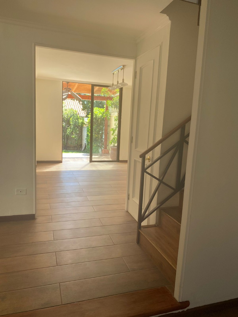 Arriendo Casa 5D 4B 2E San Carlos de Apoquindo - Las Condes