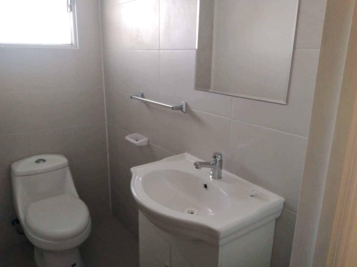 Venta Casa 3D en suite Walk-in cl&oacute;set 3B 2E Troncos Viejos - La Reina