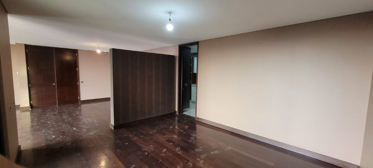 Arriendo Departamento P 5D en suite Walk-in cl&oacute;set 4B 3E 1B Lo Curro - Vitacura