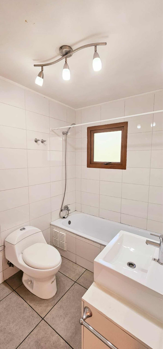 Arriendo Casa 4D 2B 1E 1B Vaticano - Las Condes