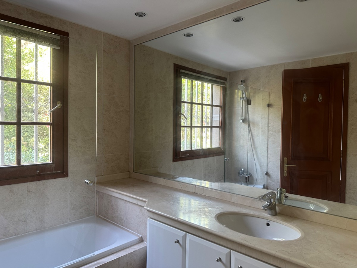 Arriendo Departamento SO 4D en suite Walk-in cl&oacute;set 4B 3E 1B Lo Curro - Vitacura