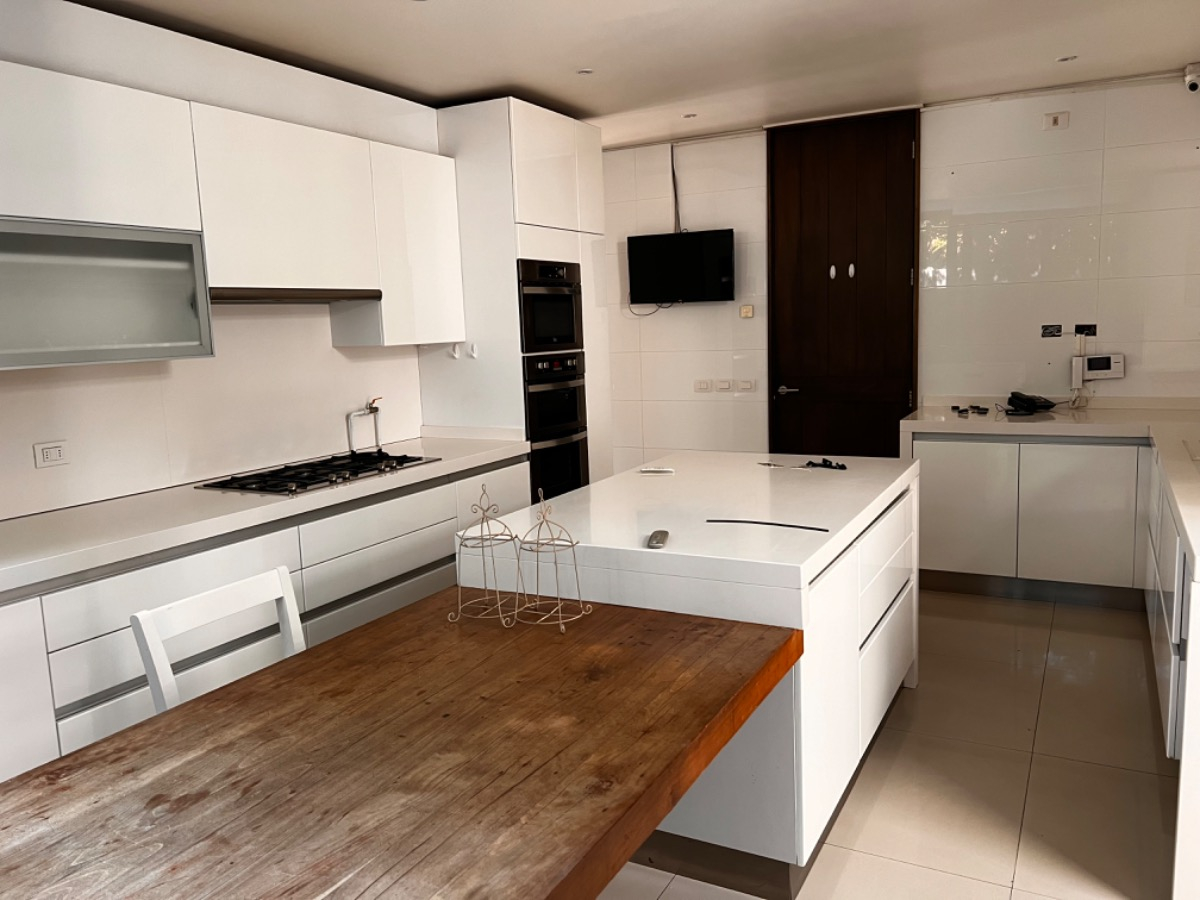 Venta Casa NO 4D 6B 3E 2B La Dehesa - Lo Barnechea