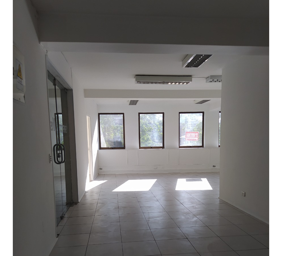 Arriendo Oficina NP 3B 1E Metro Escuela Militar - Las Condes