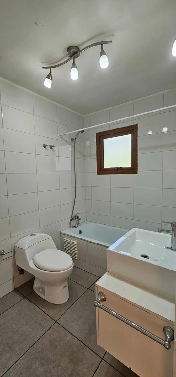 Arriendo Casa 4D 2B 1E 1B Vaticano - Las Condes