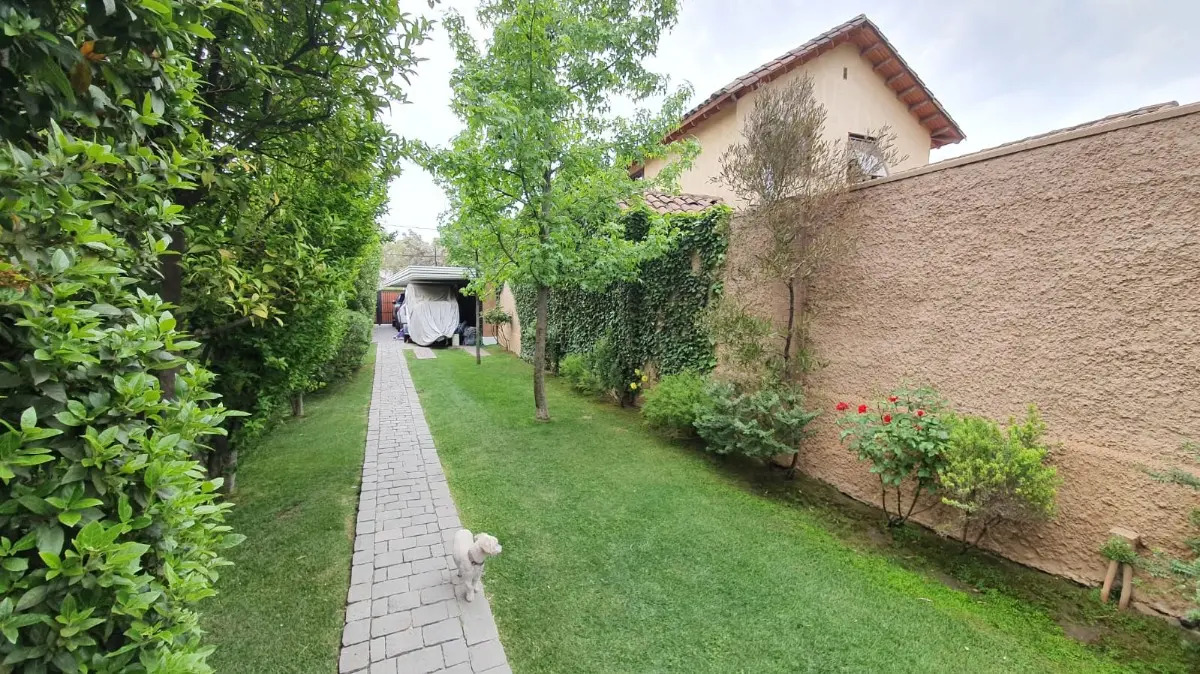 Venta Casa P 4D 2B 4E 1B Rotonda Atenas - Las Condes