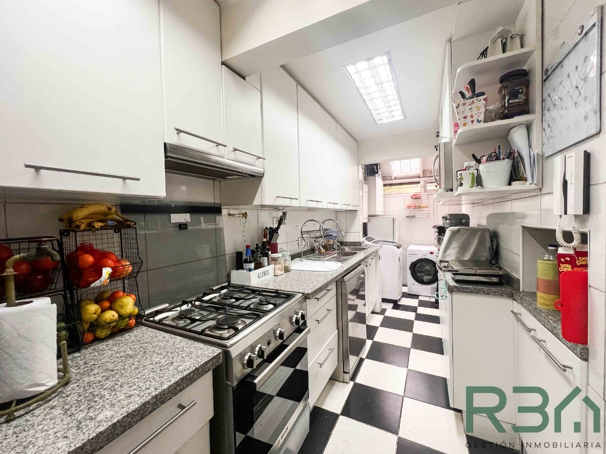 Venta Casa NOSP 4D en suite Walk-in cl&oacute;set 3B 1E 1B Estoril - Las Condes
