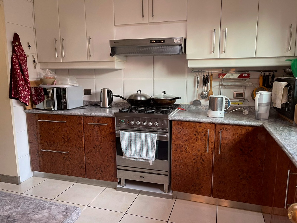 Venta Casa NO 8D en suite Walk-in cl&oacute;set 5B 4E 1B Troncos Viejos - La Reina