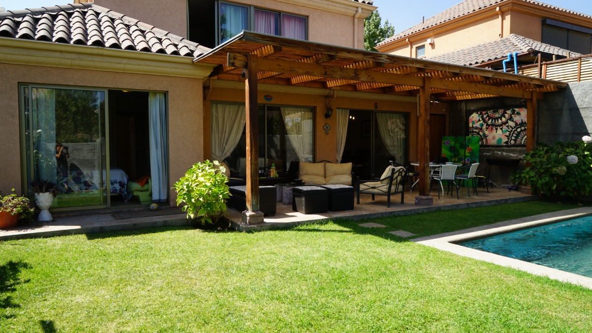 Venta Casa SO 2D 2B 1E 1B Metro Escuela Militar - Las Condes