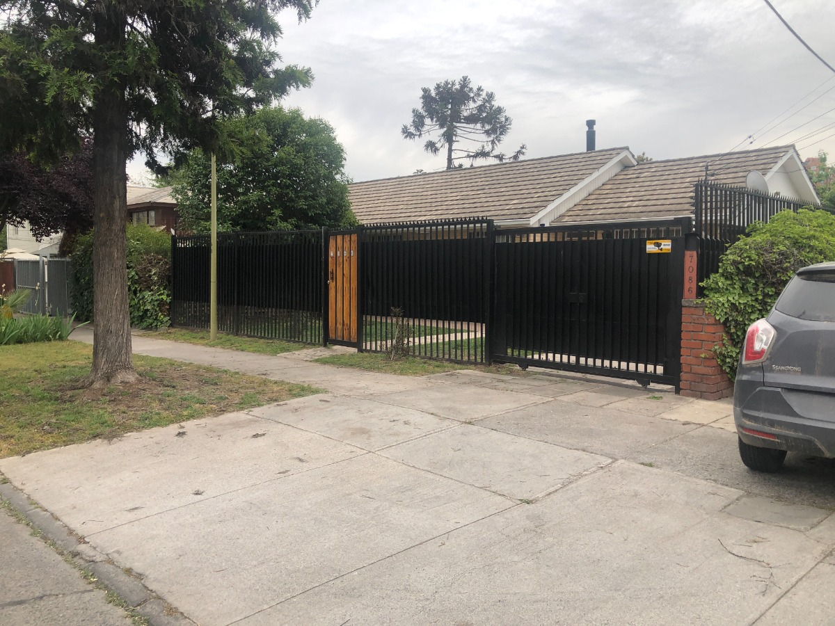 Arriendo Casa S 3D 2B 2E 1B Metro Hernando de Magallanes - Las Condes