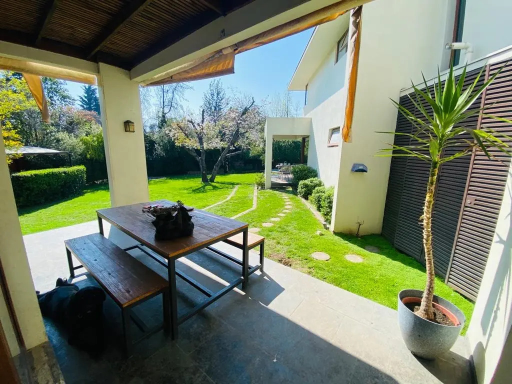 Venta Casa NO 6D 5B 4E 1B Los Dominicos - Las Condes