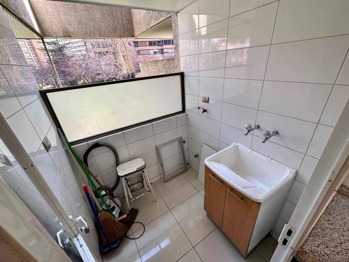 Arriendo Departamento NP 2D en suite Walk-in cl&oacute;set 2B 1E 1B Metro Manquehue - Apumanque - Las Condes