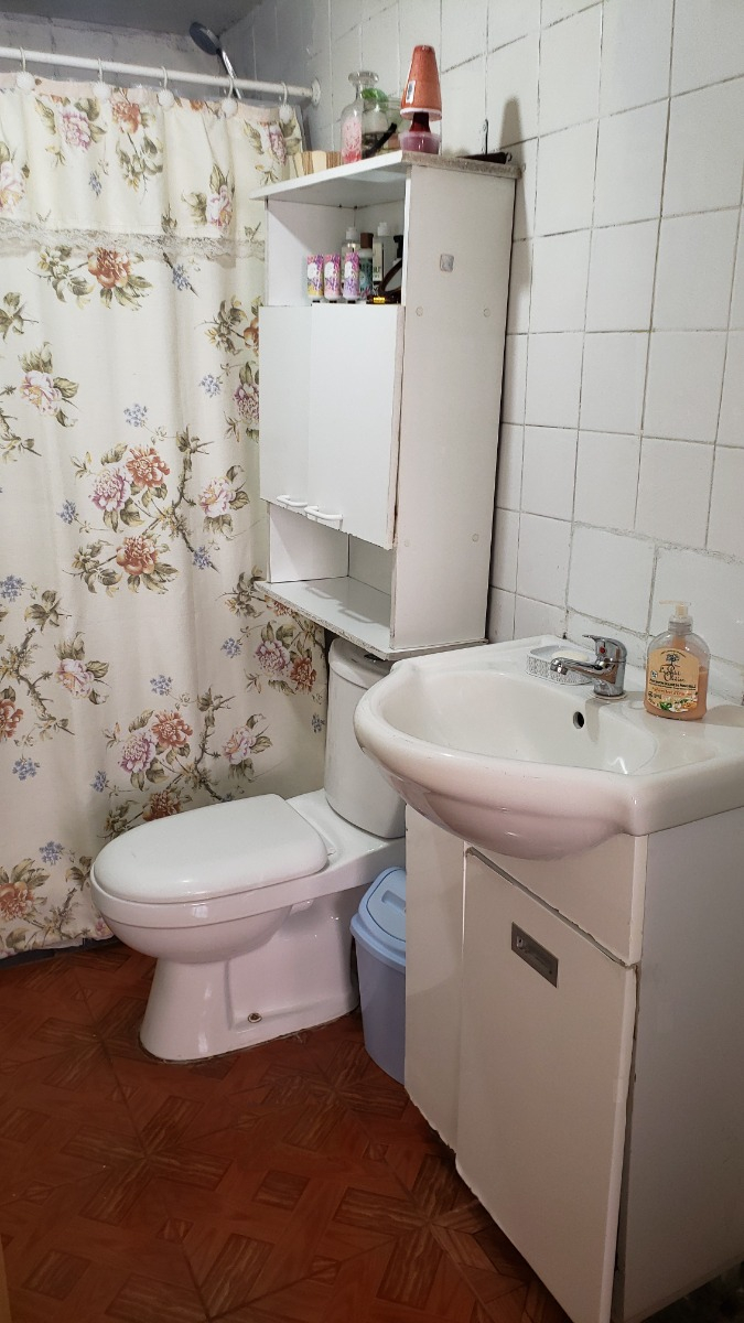 Venta Casa NO 4D 1B 3E 1B Antigua Lo Barnechea - Lo Barnechea