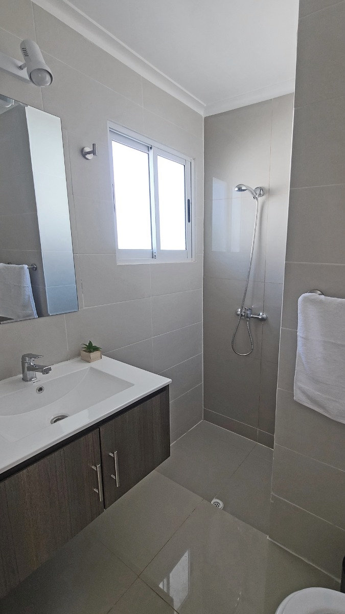 Venta Casa 3D 2B 2E Metro Hernando de Magallanes - Las Condes