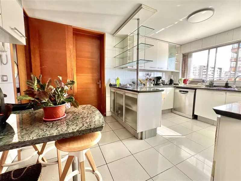 Venta Departamento SO 4D en suite Walk-in cl&oacute;set 5B 3E 1B Villa El Dorado - Vitacura