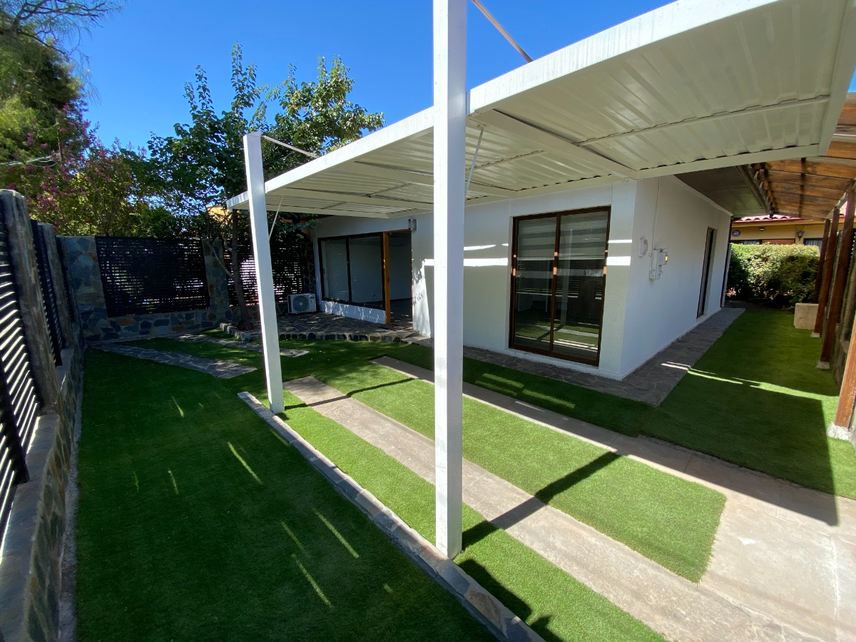 Venta Casa NO 3D 2B 2E 1Bd Carlos Ossand&oacute;n - La Reina