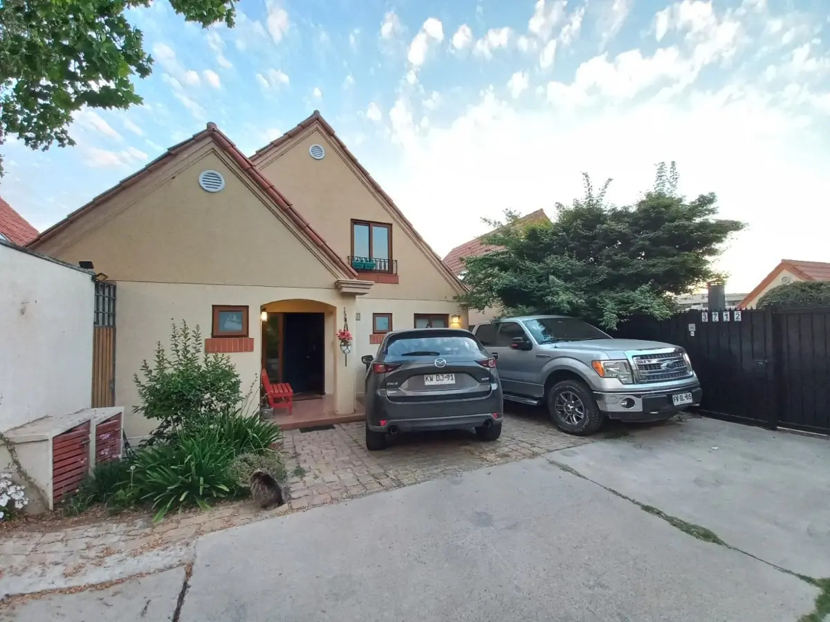 Venta Casa NO 4D en suite Walk-in cl&oacute;set 4B 2E 2B La Dehesa - Lo Barnechea