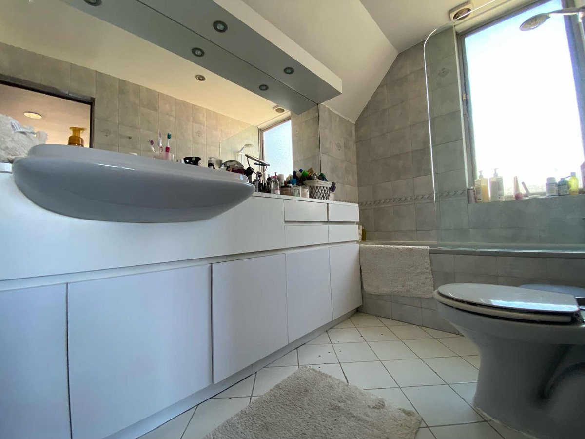 Arriendo Casa 5D 3B 2E Los Dominicos - Las Condes