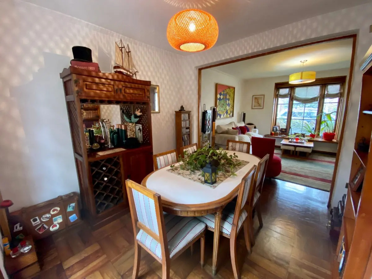 Venta Casa NO 4D Walk-in cl&oacute;set 2B 1E 1B Barrio El Golf - Las Condes