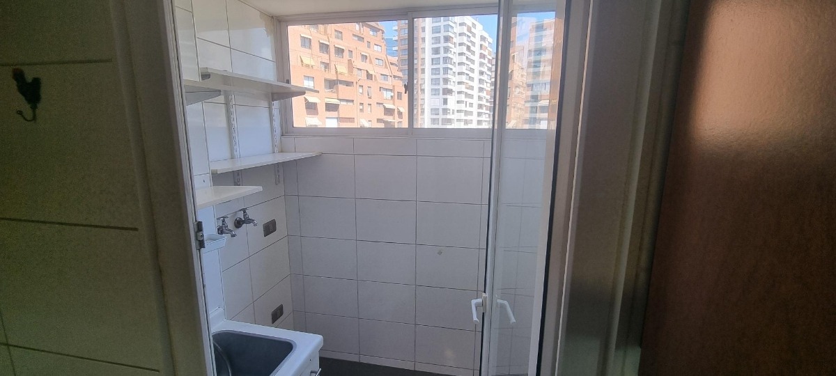 Arriendo Departamento 2D Barrio El Golf - Las Condes